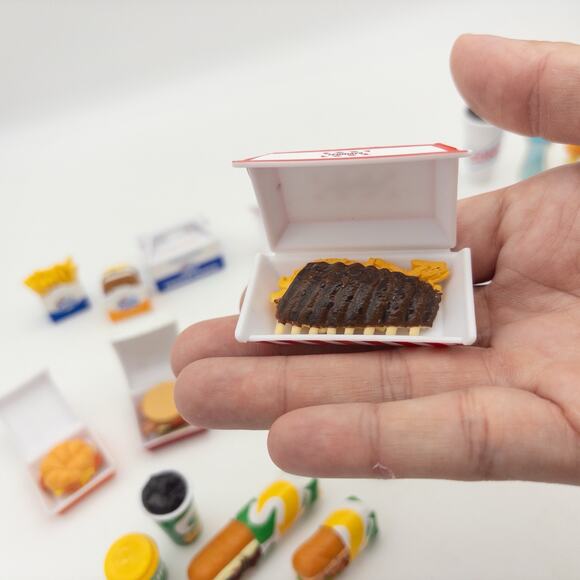 Zuru Mini Brands Foodie Fast Food Takeout Lot Of 30 Restaurant Item Miniatures - Picture 6 of 7